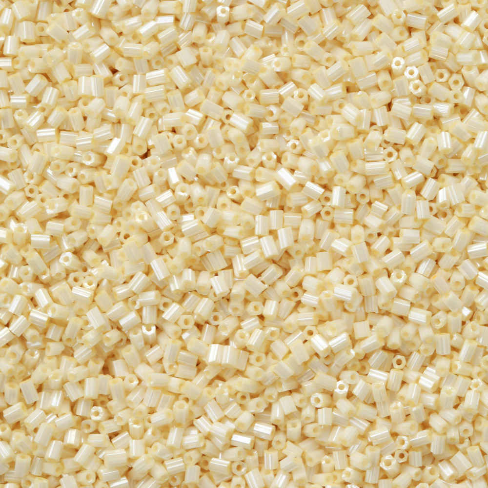 Krem Kısa Boru Kesme Boncuk Boru0060