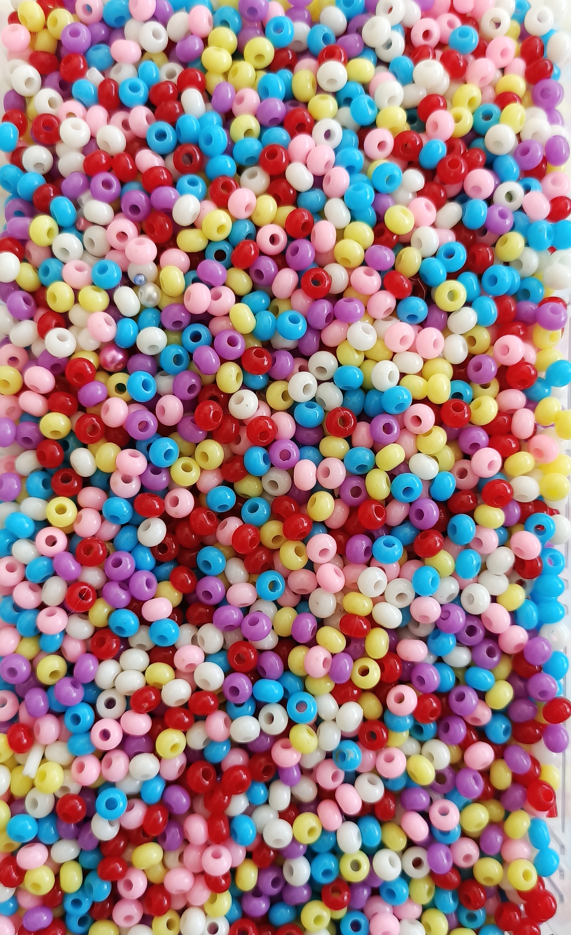 Yassı Plastik Boncuk Mix 4mm.
