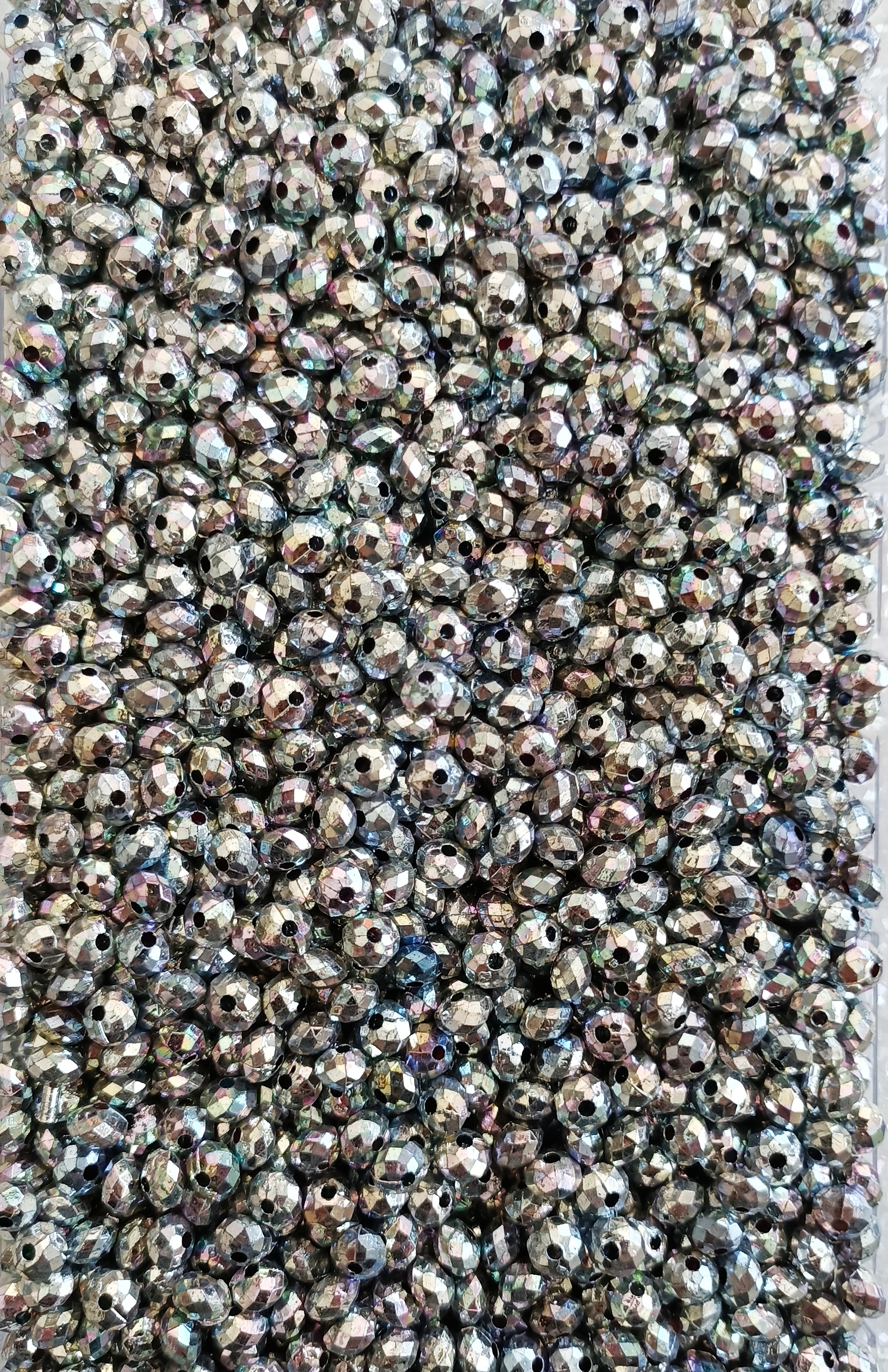 Yassı Plastik Alaca Gümüş Boncuk 6mm.