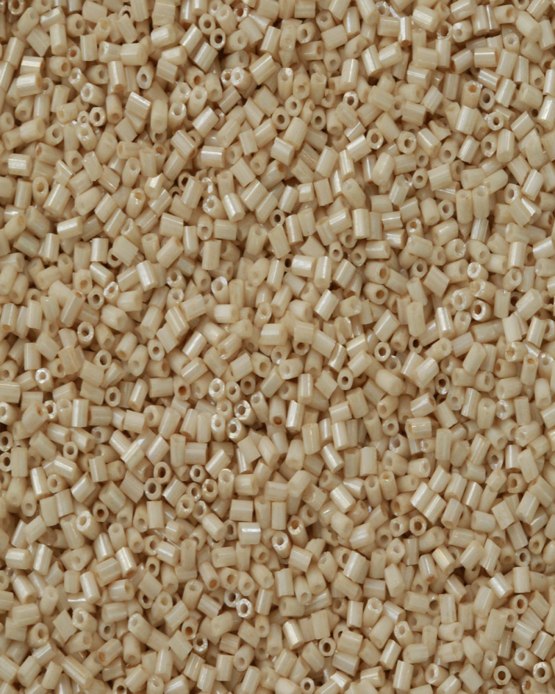 Krem Kısa Boru Kesme Boncuk Boru0071